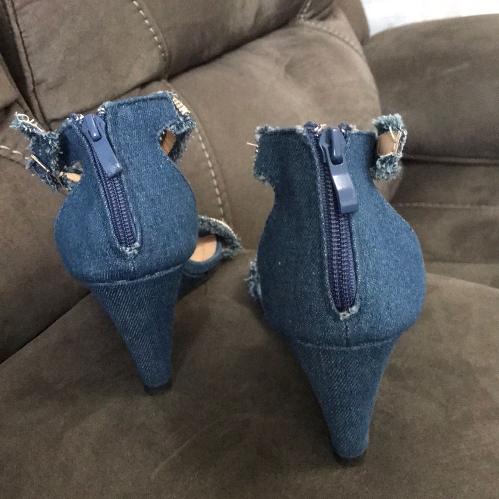Sandals - Picture 5 of 7